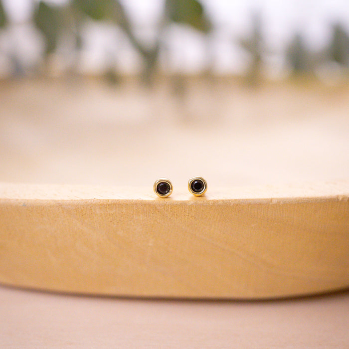 onyx bezel stud on wood bowl